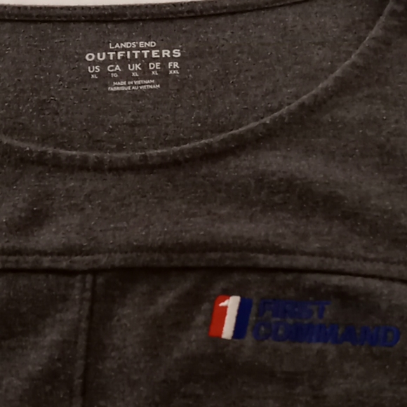 Outfitters Land's End. 1 Command. Men's size XL - Picture 4 of 6